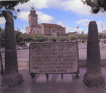 Inscripción en la Plaza Mayor de Medina del Campo (hoy en el Museo de las Ferias) que recuerda la contribución de las ferias de la villa al desarrollo de la economía capitalista europea