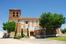 La iglesia de Gomeznarro, con elementos mudéjares acomodados a una estructura gótica. / FRAN JIMÉNEZ