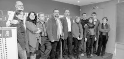 Sánchez Pastor, quinto por la izquierda, junto a Bedera y la nueva ejecutiva. / FRAN JIMÉNEZ 