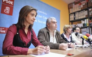 Concejales del PSOE, durante la rueda de prensa./ FRAN JIMÉNEZ 