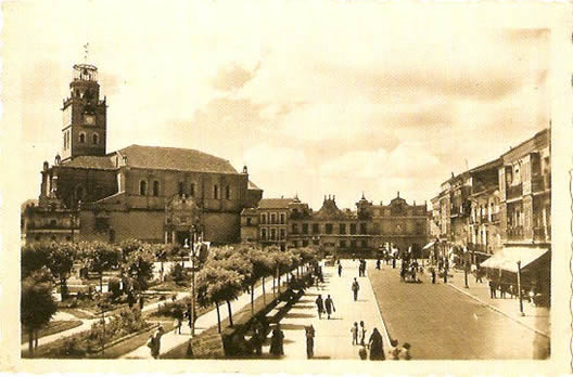 Vista general de la Plaza Mayor. 1945