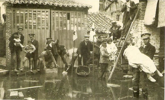 Intervención de la Cruz Roja tras una tormenta. Gilmartín, 1930