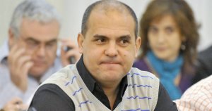 Alfredo Losada, en un pleno municipal. :: FRAN JIMÉNEZ