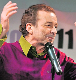 El veterano actor sevillano Juan Diego, durante su intervención ayer en el Auditorio Municipal de Medina del Campo. :: F. Jiménez 