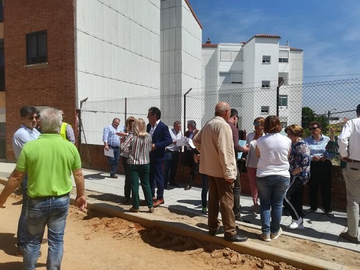 Los vecinos del Camino de Moraleja de Medina del Campo confiesan estar muy disgustados ante el desarrollo de las obras