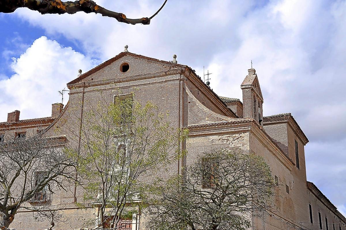 Cubierta de la iglesia del Hospital Simón Ruiz de Medina del Campo que será rehabilitada en la intervención. - EL MUNDO