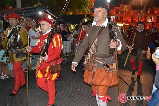 El desfile de la Feria Imperiales y Comuneros es uno de los emblemas de participación en la Semana Reancentista.