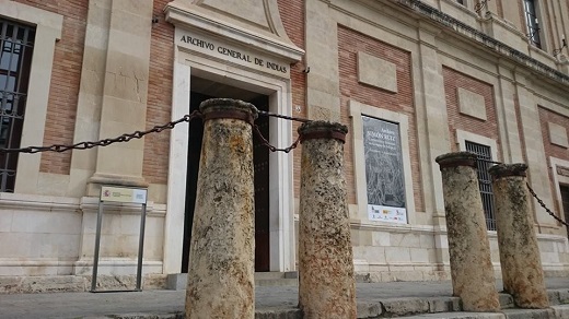 Archivo General de Indias. Fachada principal del monumental edificio de la “Casa Lonja de Mercaderes”, Sevilla
