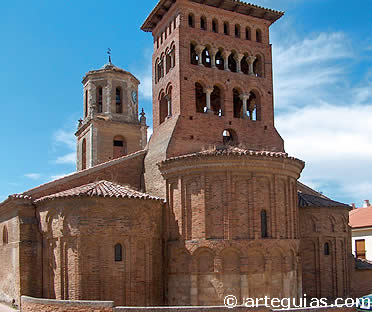 Románico-Mudéjar - Iiglesia de San iglesias de San Tirso - León