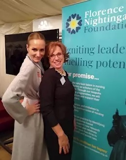 Sandra Ibarra asiste al homenaje a la enfermera Florence Nightingale en el Parlamento británico.
