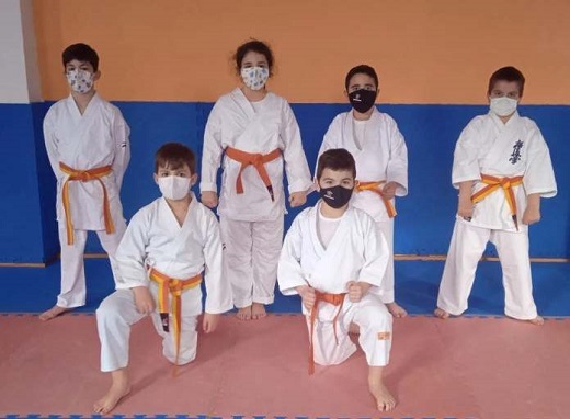 Los karatecas más jóvenes del Budokán Medina se ponen a prueba este fin de semana en el regional