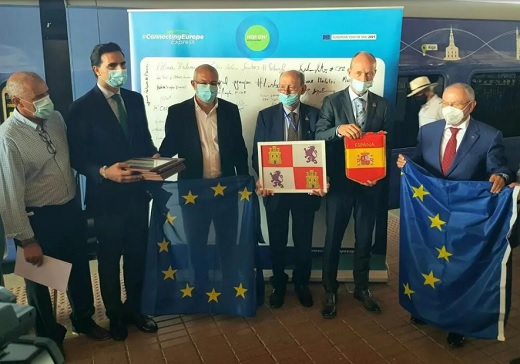 Medina recibe al tren de la UE para promover su uso