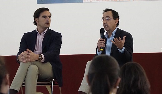 Jorge Valentín, de la Asociación Polígono San Cristóbal, junto a Guzmán Gómez.