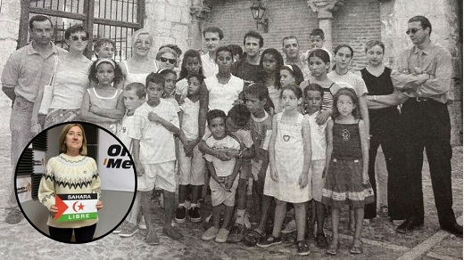Imagen del año 2003 de "Vacaciones en Paz" y Gema Santa Elena, representante en Medina de 'Amigos del Pueblo Saharaui'