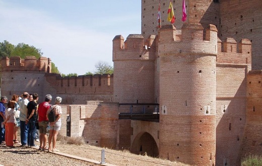 El Consistorio estima que el Castillo de la Mota estará completamente acondicionado en la primera semana de octubre.