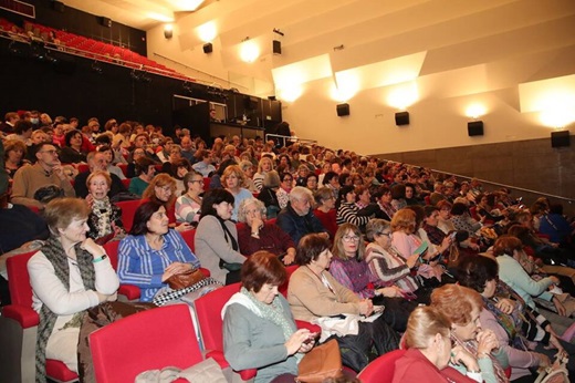 Público asistente en Medina en el 40º aniversario de las Aulas de Cultura // Fuente: Diputación Valladolid
