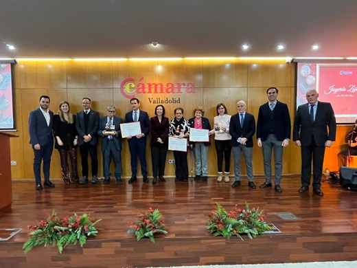 La Cámara de Valladolid reconoce la trayectoria de Joyeria Zúñiga, Carncería Robert y Pastelería Ribón.