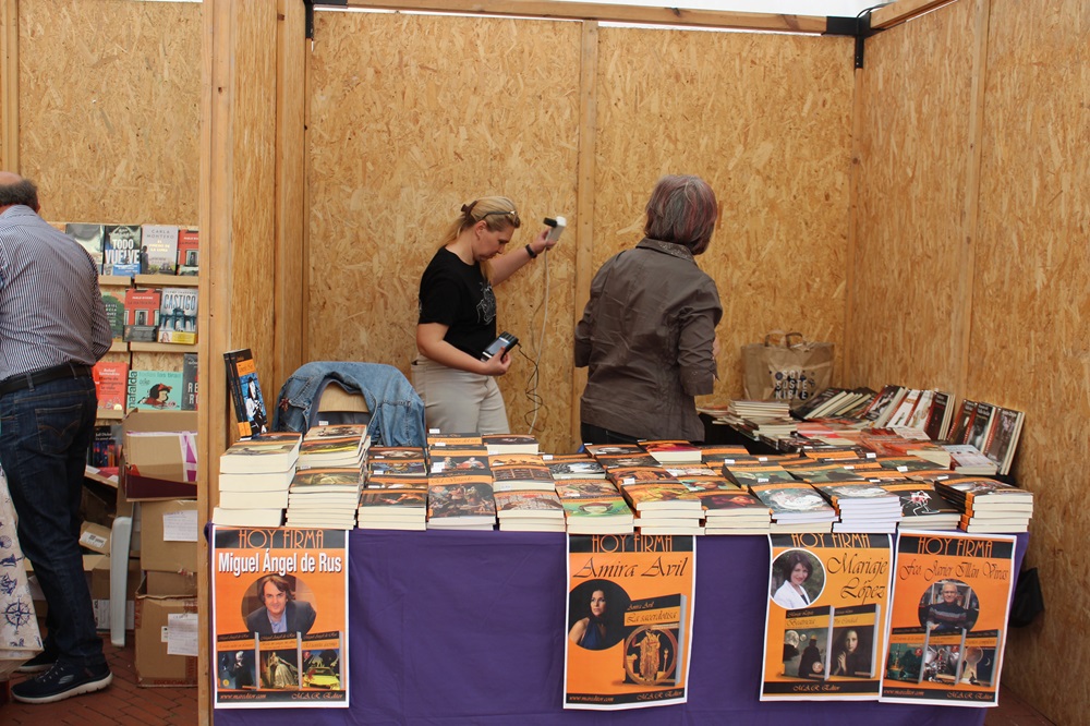 Expositores de la Feria del Libro de Medina del Campo (REGRESAMOS)