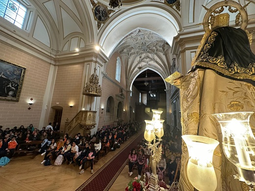 El colegio San Juan de la Cruz de Medina visita Alba de Tormes