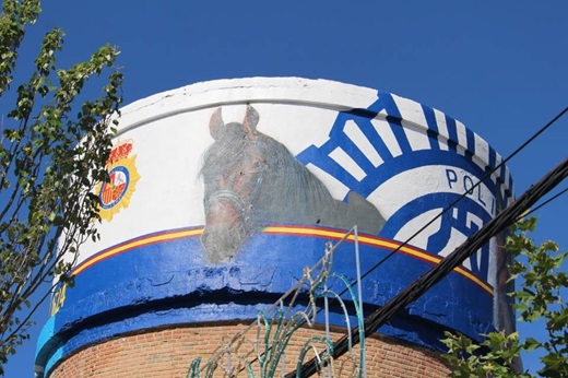 Labores en el Mural de la Policía Nacional // De la Fuente