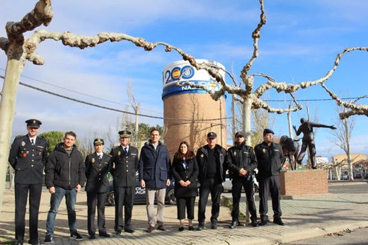 Medina del Campo inaugura un mural en honor al bicentenario de la Policía Nacional // Foto La Voz