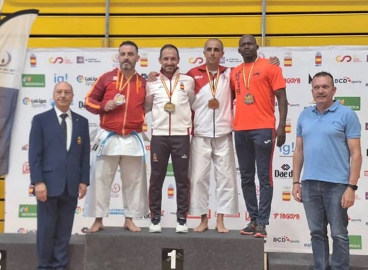 Óscar Botrán logra un doblete en la Copa de España Máster de Karate. Foto Club Budokan Medina