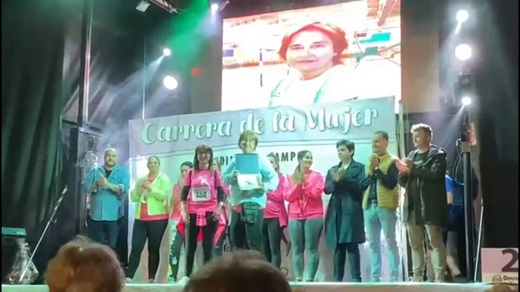 Homenaje a Teresa López en la Carrera de la Mujer // Foto: La Voz