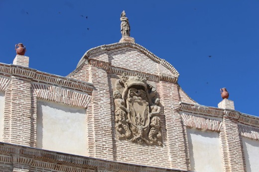 Fachada de la Casa del Cabildo o de os Arcos de Medina del Campo