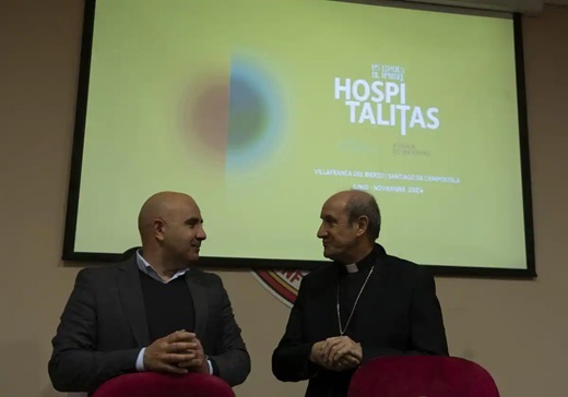 José Enrique Martín, secretario de la Fundación Edades del Hombre, y el obispo de Astorga, Jesús Fernández, durante la presentación en Ponferrada de la muestra. César Sánchez
