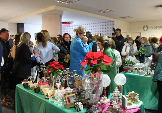 Inauguración del rastrillo benéfico en Medina del Campo Yaiza Cobos