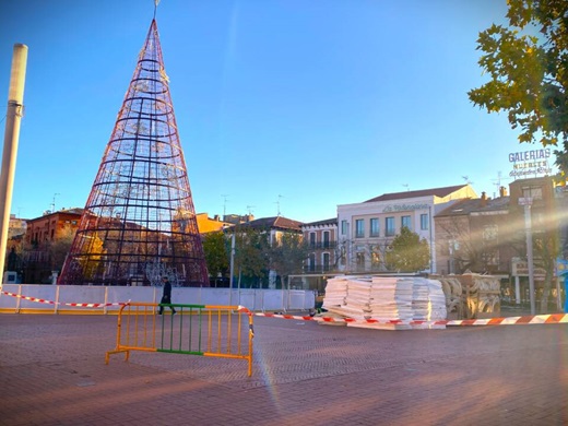 Medina del Campo invita a sus vecinos a decorar el ‘Árbol de la Esperanza’ esta Navidad.