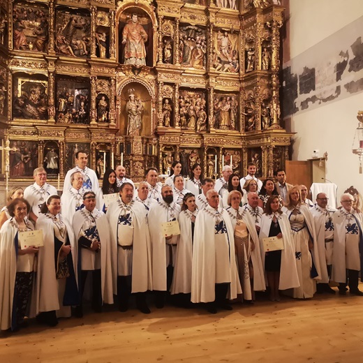 Día Mayor en Orden de Caballería de la Jarra y el grifo.