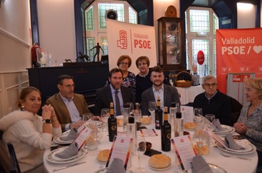 El PSOE medinense rinde homenaje a varios alcaldes y ediles históricos del partido. 