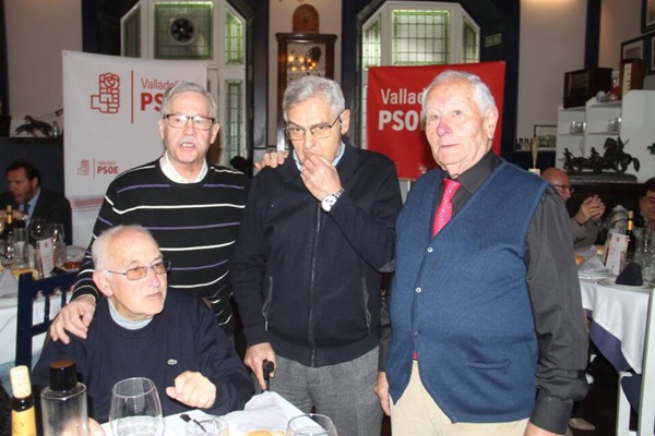El PSOE medinense rinde homenaje a varios alcaldes y ediles históricos del partido 