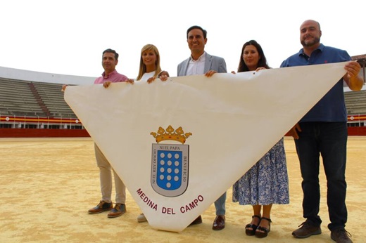 Alberto Amigo, Samsara López, Guzmán Gómez, Nadia González y David Alonso // Foto: Paula de la Fuente