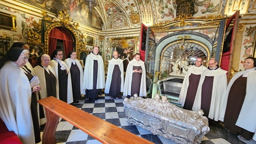 Concluye en Alba la primera fase del estudio del sepulcro de Santa Teresa de Jesús con las primeras conclusiones médicas.