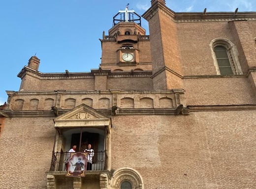 Bendicion balcon Populo, Iglesia Colegiata de San Antolín de Medina del Campo.