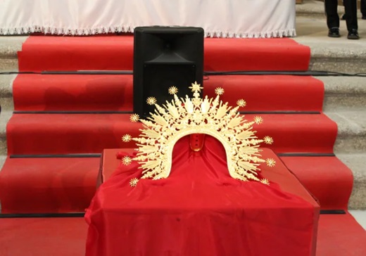 Nueva corona de la Virgen de la Alegría Yaiza Cobos