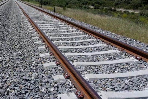 Balasto en una v&iacute;a.
- MINISTERIO TRANSPORTES