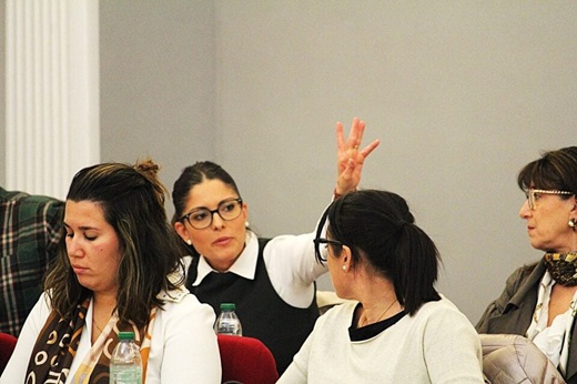 Atenea Santana solicita la palabra // Paula de la Fuente Atenea Santana solicita la palabra // Paula de la Fuente