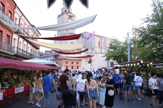 Mercado y desfile inaugural de la Semana Renacentista Medina del Campo-2023