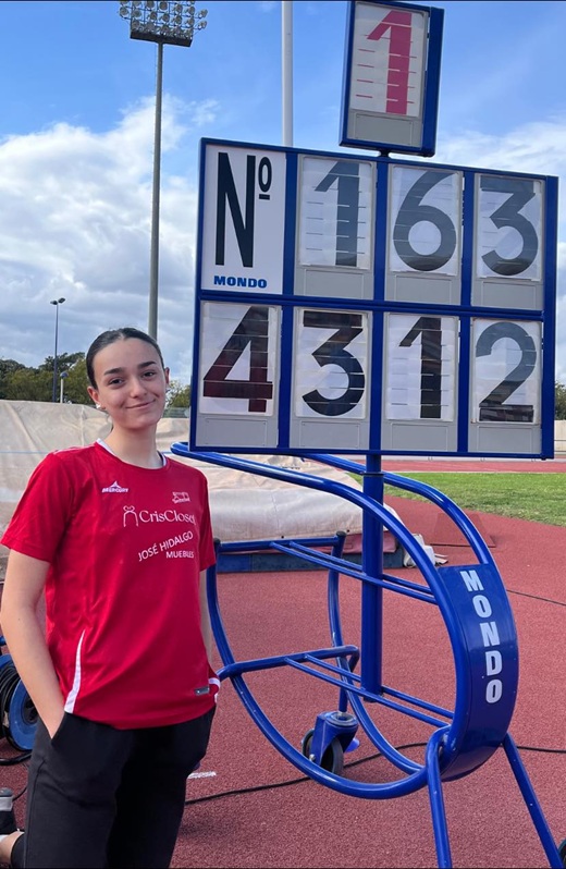 Andrea de Castro subcampeona de España y record de CYL de jabalina sub 16