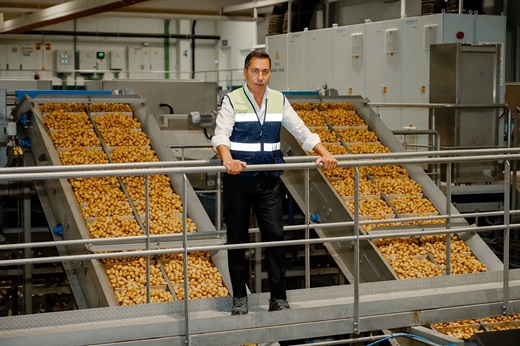 Javier Mel&eacute;ndez es el CEO del Grupo Empresarial Mel&eacute;ndez, una compa&ntilde;&iacute;a que clasifica las patatas con Inteligencia Artificial tras hacerles cincuenta fotos por segundo