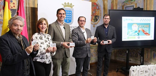 Presentación del cupón en el Salón de Escudos del Ayuntamiento