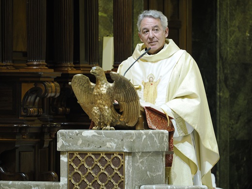 Fernández Lubiano, tras su designación como pregonero de la Semana Santa de Medina del Campo y glosador del Paño de la Verónica: “Entrar en las raíces de la Fe”.