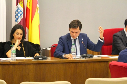 Olga Moh&iacute;no (M1) y Luis Carlos Salcedo (PP) // Foto: Paula de la Fuente