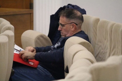 Juan Carlos Casado entre el p&uacute;blico asistente a la sesi&oacute;n ordinaria de diciembre // De la Fuente