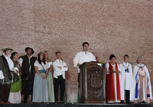 Guzmán Gómez clausurando la Feria de Imperiales y Comuneros Yaiza Cobos