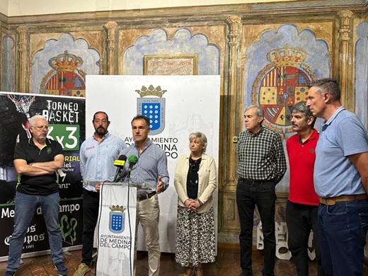 Partido a favor de AFAMEC entre las leyendas del Real Valladolid y Real Madrid de Baloncesto // Foto: Andrea Merino