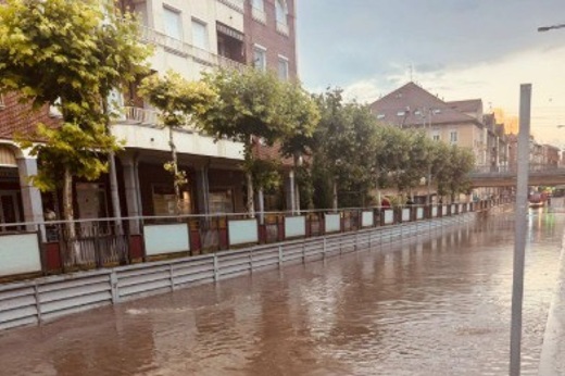 Una intensa tormenta descarga sobre Medina del Campo y provoca más de 40 avisos al 112 en una hora.EUROPA PRESS